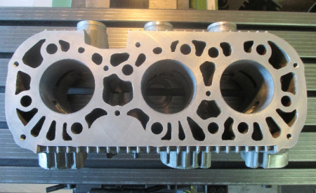 Suzuki GT750 Zylinderbank bohren und honen bis 0,5mm