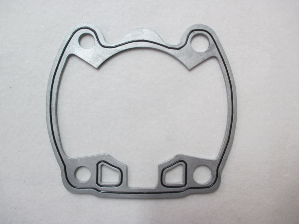 Suzuki RG500 Zylinderfußadapterplatten / Spacerplatten in 2mm