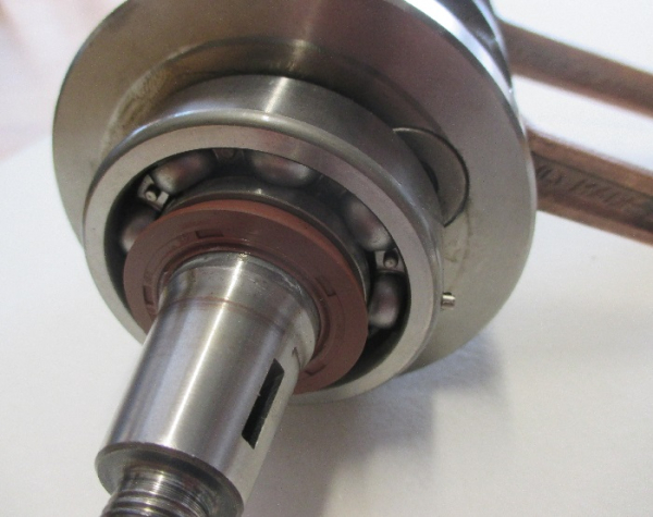 Suzuki RGV250 Kurbelwelleninstandsetzung